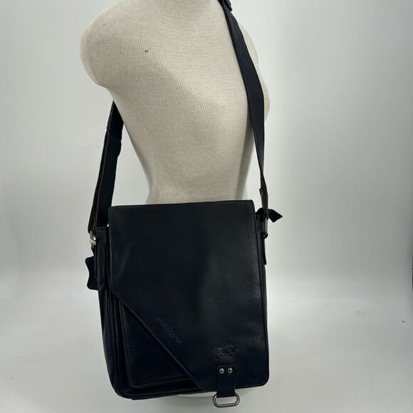 NWT ARRIGO blue leather crossbody bag